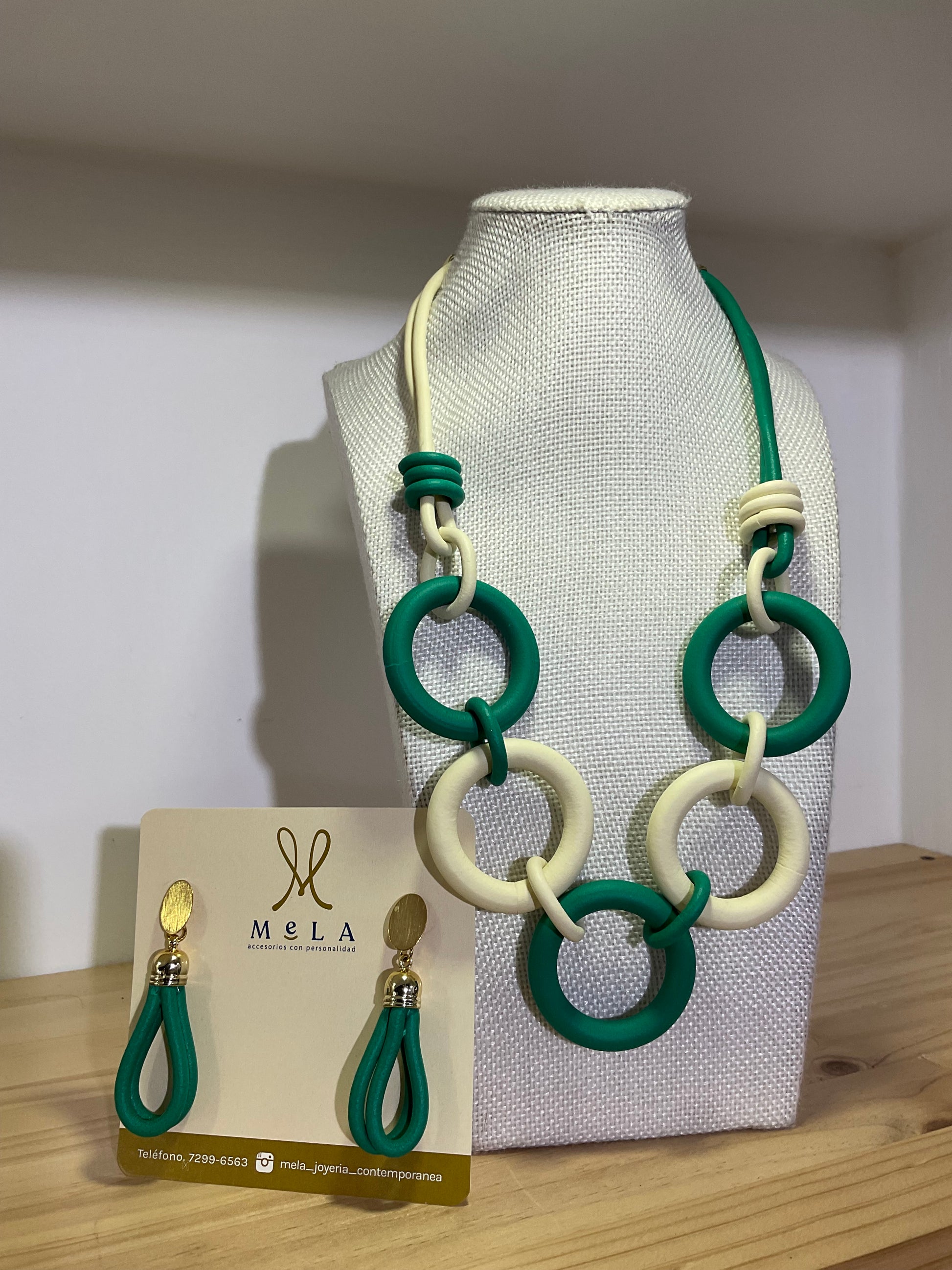 Collar Vera MELA - MB480