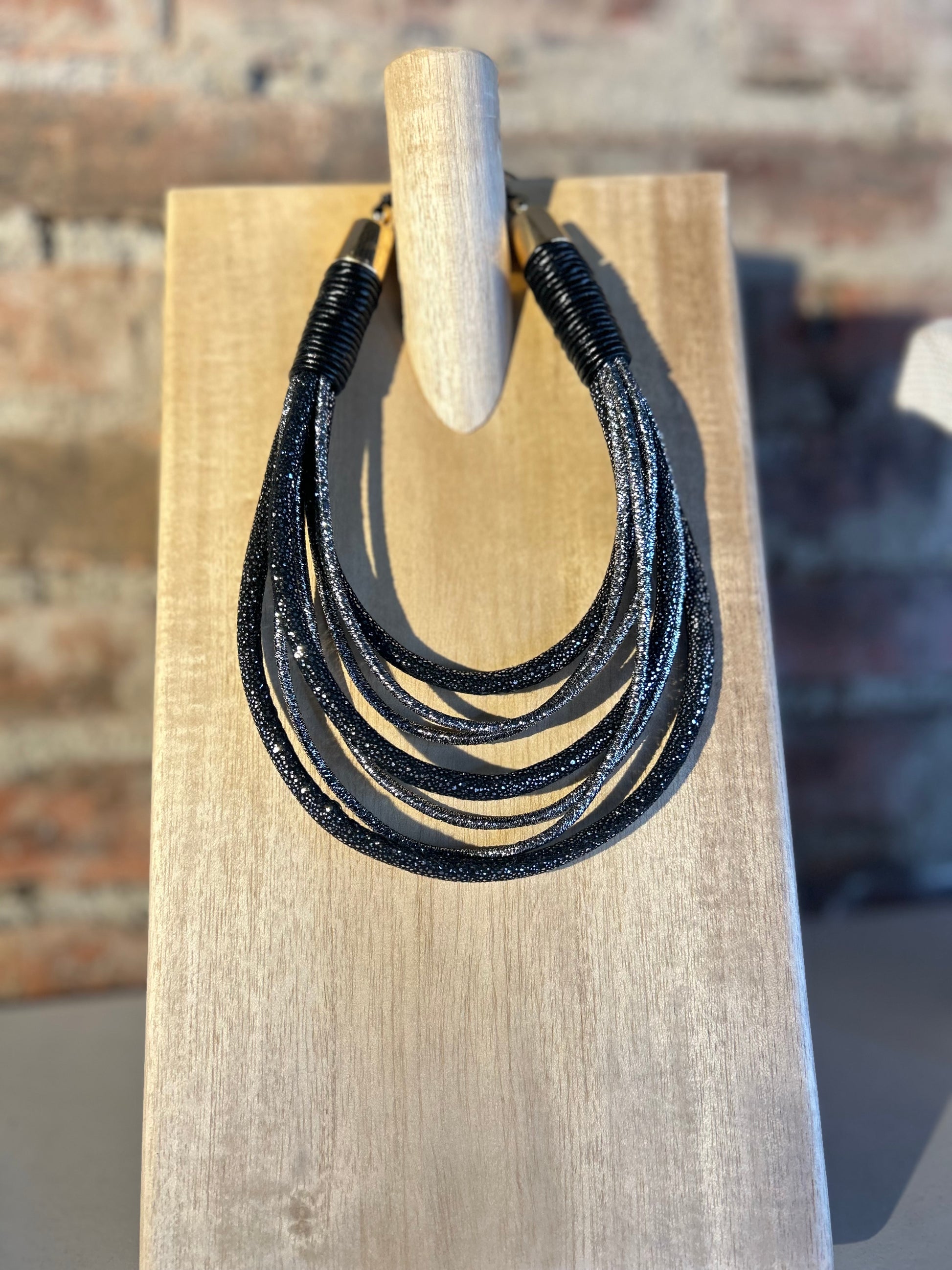 Collar Eclipse - MELA MB520