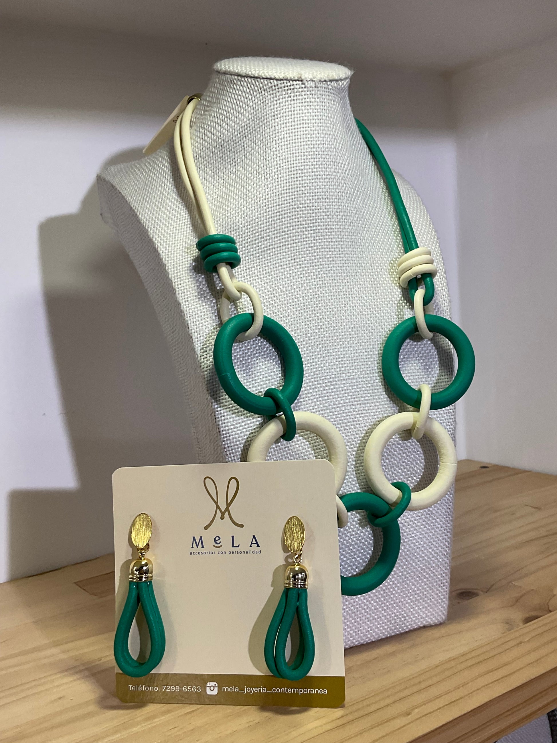 Collar Vera MELA - MB480