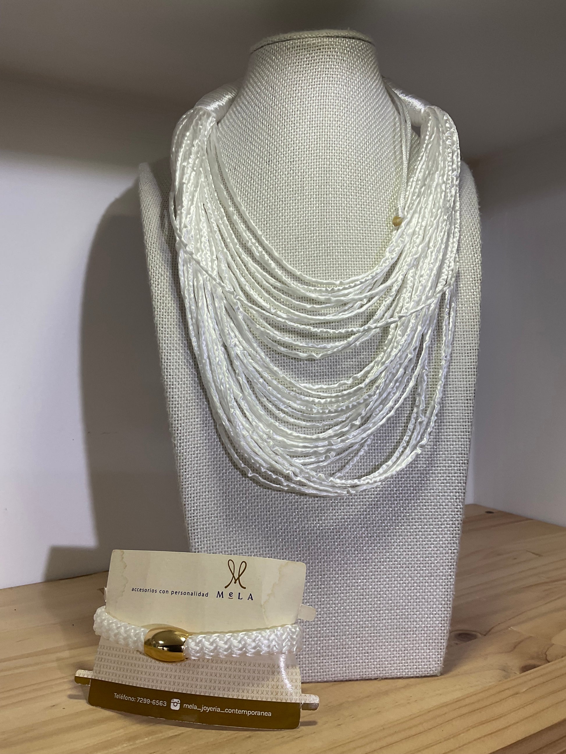 Collar Clea MELA - MB480