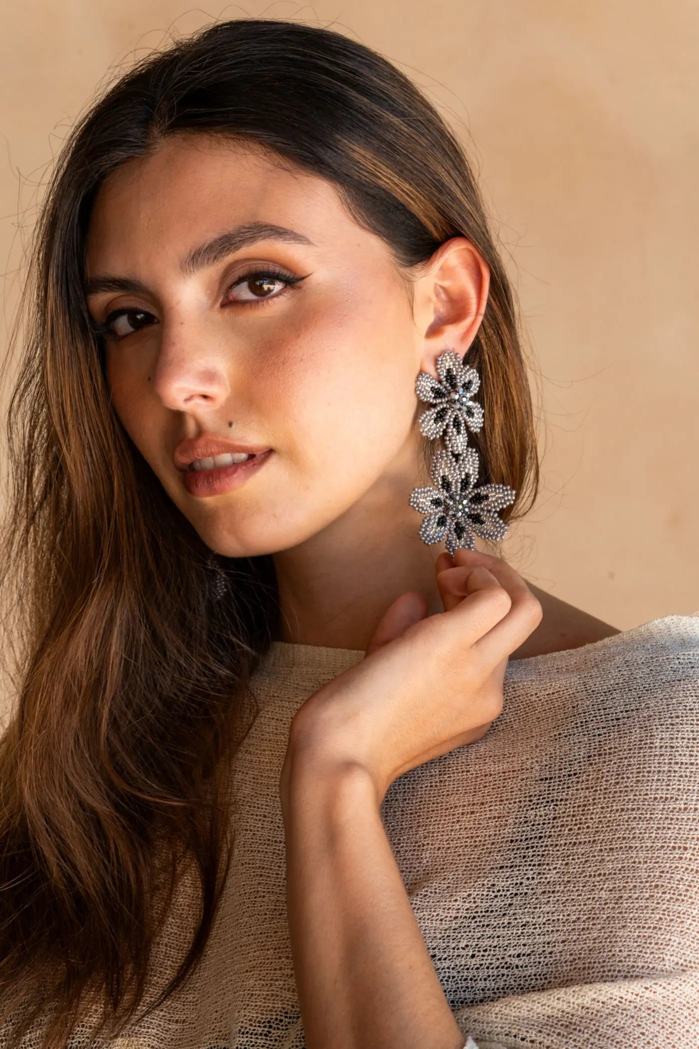 Double Flower Earrings Grey - Maracuyá - MM289