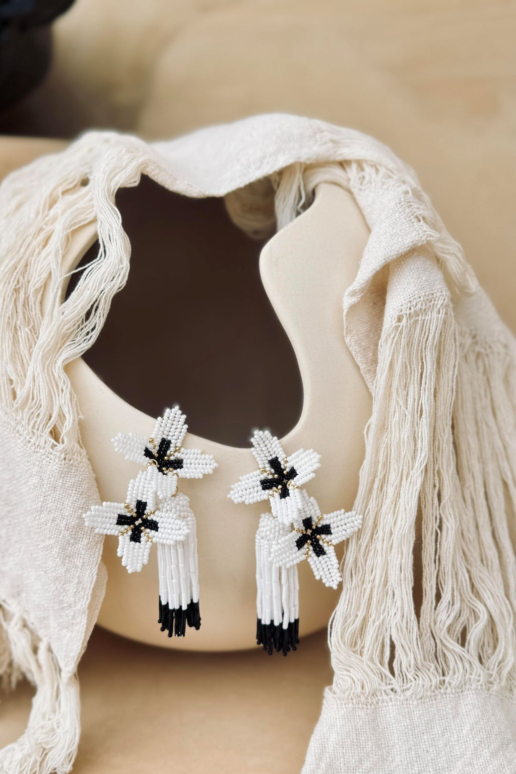 Amaia Earrings B&W - Maracuyá - NMJ606