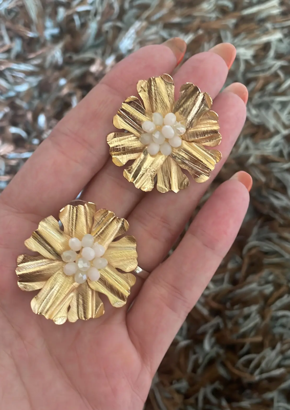Sunflower Earrings [Cream] MARACUYA